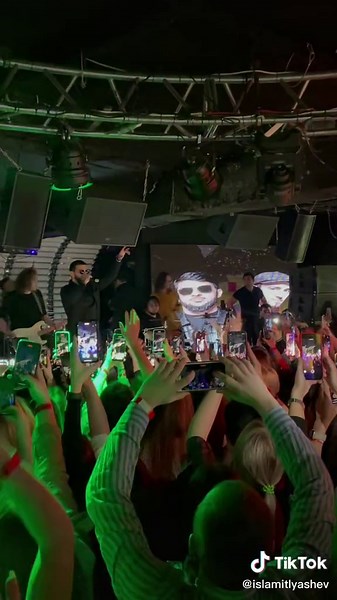 Live Music Performance Captivates Young Audience