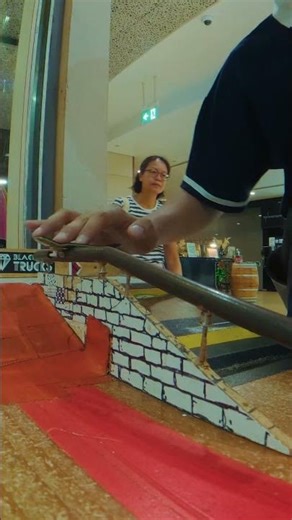 Fingerboarding in Singapore 🇸🇬 #fingerboard #fingerboarding #fingerboardingisfun