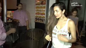 4.4M views · 10K reactions | #MalaikaArora & #AmritaArora's SWEET gesture for a beggar will melt your heart. | Movie Talkies | Facebook