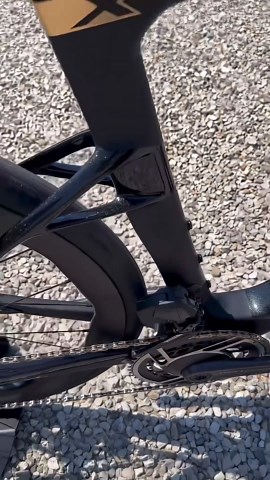 Pinarello Dogma X: The sub-7kg endurance superbike