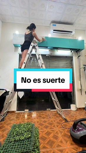 DETRAS DE ESCENA Esto, tambien es Phila 🫶🏻 Ojala se pudiera hacer estos cambios asi de rápido, pero tomo mucho tiempo, paciencia y dedicación. Te mostramos este otro lado de nuestra casita, donde te mostramos que no solo vendemos ropita 🤣 Tambien somos esto: albañiles, pintores y carpinteros! Siempre para adelante mi hermosa phila ! #emprender #argentina #santafe #santafeciudad #ropa #indumentaria #madeinargentina #emprendedora #emprendedoras #parati