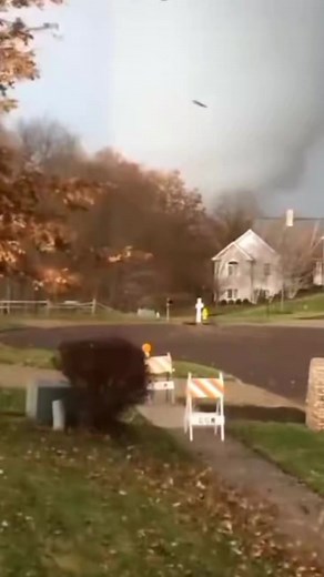 13K views · 62 reactions | Storm warning ⚠️ Tornado and heavy rain Hit️,Hail Storm,Wind Storm,Cyclone  Wind  oh my God. #massive #snow #storm #usa #stormdamage #cyclone #france #usareels #snowstorm #blzzard #stormtrooperOhhhWildfire #afterma #storm #tornado #flood #flooding #wind #massive #snow #storm #usa #stormdamage #cyclone #france #usareels #snowstorm #blzzard #stormtrooper | Disaster World | Facebook