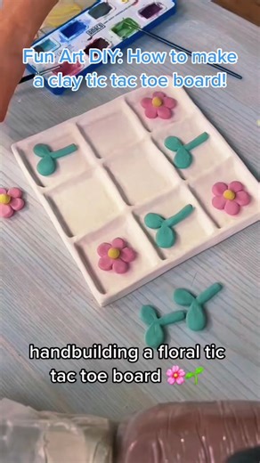 Do you love to play tic tac toe with your children, families, or friends? Check out this fun art DIY on how to make a tic tac board set with clay! @Bea! #claylover #tictactoepro #boardgamegeek #tictactoe #tictactoegame #clayart #clayideas #clayinspiration #gameideas #fyp