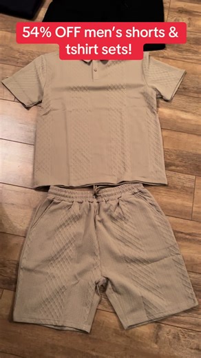 54% OFF Men's Cable Design Shorts & T-Shirt Sets