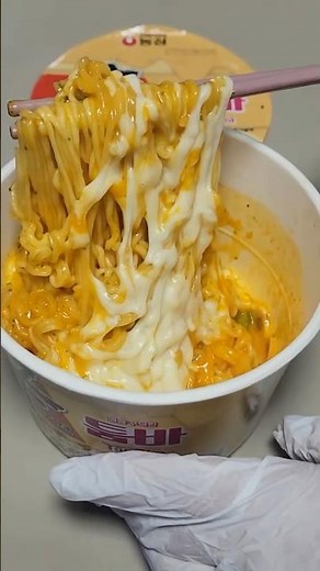 Crazy Shin Ramen Toomba Hack! 3 Spoons of Cheese Explosion 🍜🧀 #kfood #asmr #신라면툼바 #ramyun