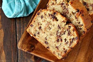 Easy Chocolate Chip Banana Bread