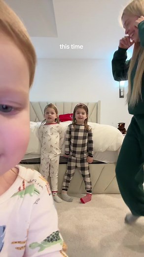 Mismatched Socks Challenge: Hilarious Twin Prank