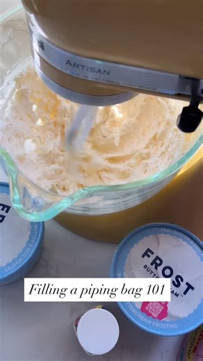 FROST Buttercream™️ | Level up your frosting game👩‍🍳🧁 #asmr #frosting #icing #pipingbag #sweet #cake #baking #howto #pipe #gourmet #shortcut | Instagram