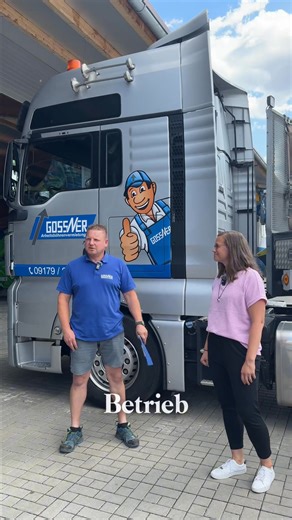 Menschen, die Gossner ausmachen: Jürgen ist seit zwei Jahren als Fahrer bei uns unterwegs – jeden Tag mit anderen Zielen, neuen Aufgaben und viel Eigenverantwortung. Was er besonders an seinem Job schätzt? Die Abwechslung und das familiäre Umfeld ➡️ Du willst Teil unseres Teams werden? Dann bewirb dich direkt über den Link in der Bio. #TeamGossner #FahrerAlltag #LogistikMitVerantwortung #JobsMitZukunft #Arbeitsbühnen #KarriereMitAussicht #Teamwork #Recruiting #Job #Jobsuche #Bewerbung #Fahrer #L