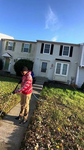 💦 Vinyl siding cleaning — rest assured, RAW got it! 🔥