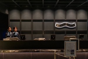 アメックスが日本初のラウンジを羽田空港にオープン、星付きシェフが特別メニューを提供