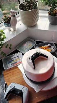 I decorated a gaming themed cake… chaos included 😅🍰 Would you try this? #gamercake