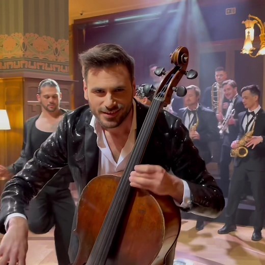 10 more days until REBEL WITH A CELLO Tour 🔥🔥🔥 Come and SWAY with me 😜💃🏻 #hauser #rebelwithacello #sway