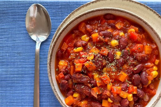 Chili sin carne: una versión versátil, nutritiva y sorprendentemente fácil de hacer del clásico tex-mex
