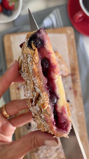 Easy Berry and Custard Puff Pastry #strudel #easyrecipe