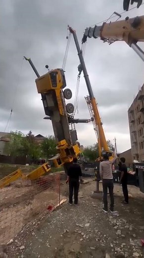 Daily Safety Fails🤯This is WHY Lifts Must Be Executed by Trained Professionals😳#Safetyfails #fails