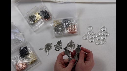 Tutorial: Make Pendants With Acrylic Skins – DIY Jewelry From Fluid Art