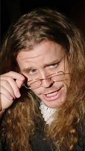 there’s 1 continuity error between the characters in the jury & their original video, can u find it?