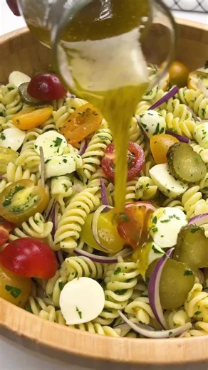Delicious Pasta Salad with Italian Dressing Recipe