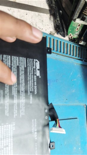Asus laptop battery C31N1620 Internal swelling #batteryerror #batterybackup #batteryopen #batteryfix