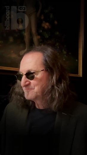 Rock legend Geddy Lee of @rush sends his congratulations to his dear friend and collaborator Meg Symsyk of @factorcanada for winning the Champion Award at Billboard Canada Women in Music, calling her a powerful voice for the Canadian music industry. “Meg, you rock!” says @geddyimages. La légende du rock @geddyimages de @rush félicite son amie et collaboratrice Meg Symsyk de @factorcanada pour avoir remporté le prix Champion lors du Billboard Canada Wonen in Music, la qualifiant de voix puissante