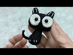 Adorable Mini Cat Amigurumi Keychain 🐱✨ Easy Crochet Tutorial for Beginners!