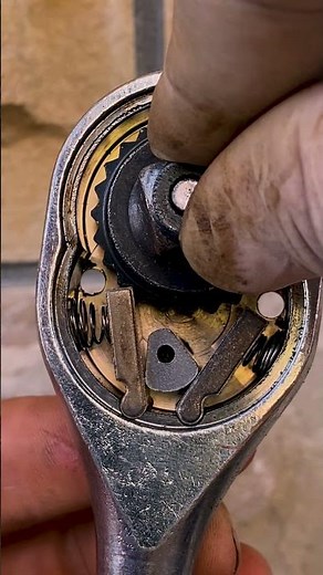 Ratchet Wrench EXPLAINED! 🛠️ What's Inside This Genius Tool