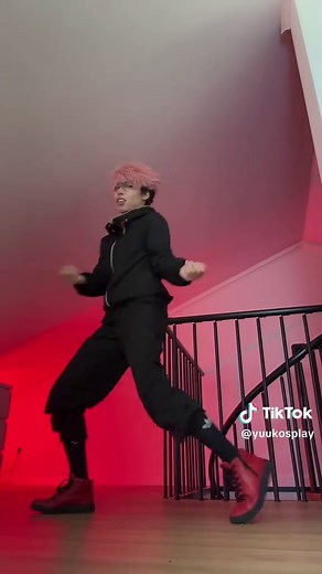Yuji Itadori Cosplay Ideas from Jujutsu Kaisen