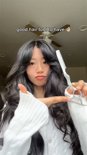 how to add texture to your bangs (with a hair razor!)