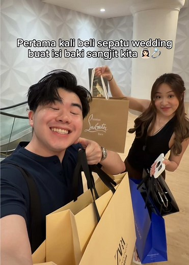bahkan gua beli sebelum dilamar 🤭😆 #enricovirly #couplecomedy #couplegoals #coupletok #fyp