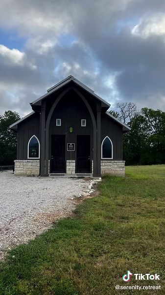 Serenity is what you will feel at our Bellville Retreat center . Whether you are here for a Personal Healing Retreat or a Group Retreat. . Have you experienced a retreat with us? We would love to hear from you! Comment or DM us to share your experience. . #serenity #retreat #healing #bellville #pray #prayer