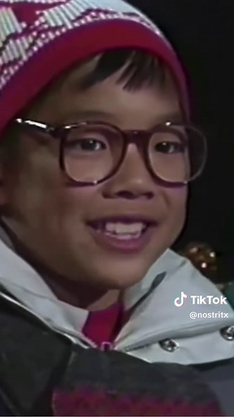 It’s not Christmas time until this special plays! Sure it’s low budget and out of date, but all be damned if it isn’t up there with the all time Christmas greats and I will not accept any slander! 😂 #barney #christmas #holidays #fyp