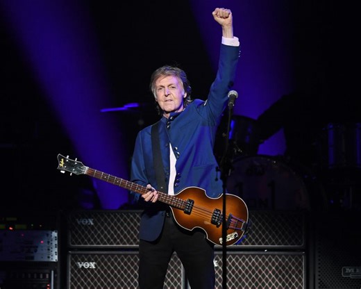 How Paul McCartney ended up playing bass in The Beatles