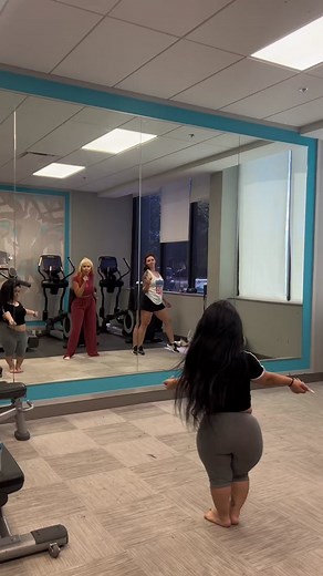 Hotel Gym Dance rehearsals be like… 💃 #newartist #dancerehearsal #fakebody