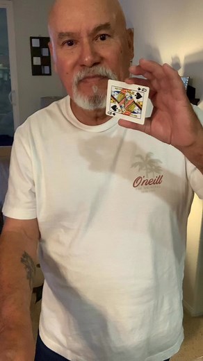 165K views · 657 reactions | DISAPPEARING CARD #josemedinamagic #MedinaMagic #illusion #magictricks #Vanishing #disappearing | Jose Medina | Facebook