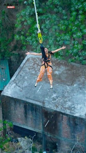 "The shortest flight of my life, but the biggest rush."😶‍🌫️#bungyjumping #viralvideo #adventure