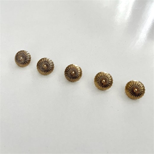 Antique Brass Tone Vintage Buttons: 5 Pcs - Etsy