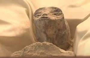 Vídeo: ufólogo exibe corpos de supostos alienígenas no México