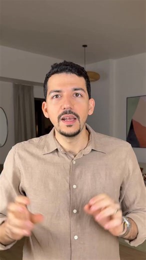 📉 Correction, bear market, bull market, bulle… tu connais la différence ? 🔹 Correction → baisse de 5 à 10% après une forte hausse. ➡️ Une “pause” du marché, souvent temporaire. 🔻 Bear Market → baisse de plus de 10-20%, souvent liée à la peur, aux crises ou aux récessions. ➡️ Les investisseurs deviennent prudents, les ventes dominent. 🐂 Bull Market → marché optimiste, les prix montent régulièrement, la confiance est forte. ➡️ C’est le moment où “tout le monde veut acheter”. 🎈 Bulle financièr