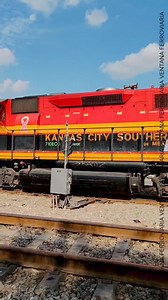 PASANDO REVISTA EN CPKC CON LAS GPs-38 - 2091 GPS-38 - 2082 GPS-38 - 2054 GP 22 ECO -2504 - Ventana Ferroviaria | Ventana Ferroviaria