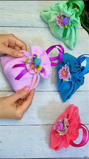 Bolsitas de tela para regalos tan lindas que parecen compradas descubre cómo hacerlas tú mismo con un toque especial #manualidades #artesanias #hechoamano | Mundo Artesanal