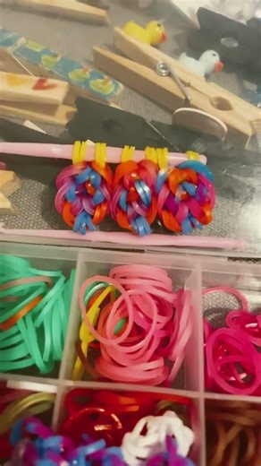 Loom band flower #smallbusiness #jewelry #braceletbusiness #handmadeseller