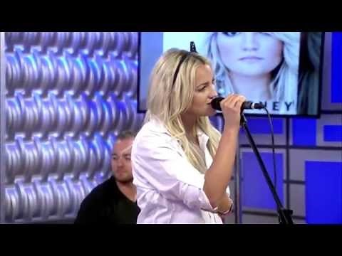 Jamie Lynn Spears Performs Live