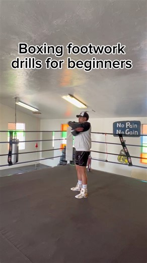 Beginner boxing footwork drills! #boxingcoach #boxingtraining #boxinglife #boxinggym #noboxingnolife #boxing | Boxing With Eddie