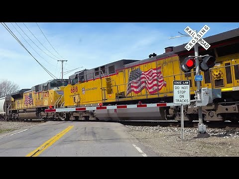 Giant Train! 6 Engines! 36,000 Tons! Nearly 300 Cars! 26,400 Horsepower 4 DPU Alrights 3.5 Mile Long