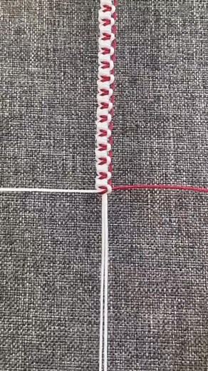 Discover how to create a simple chevron friendship bracelet with this easy-to-follow tutorial! This video is perfect for beginner bracelet makers as it guides you through each step to create your own beautiful handmade accessory. This is pattern #2 on the bracelet book website 📖 | Diy Concept