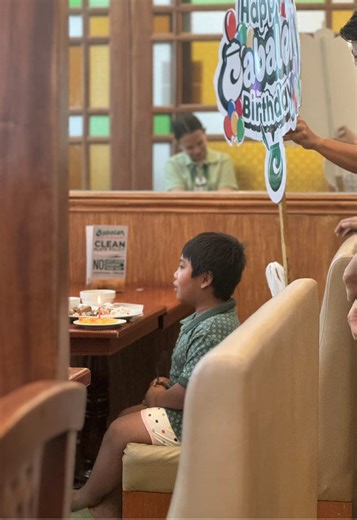 Random Kid's Heartwarming Birthday Carolling at the Mall