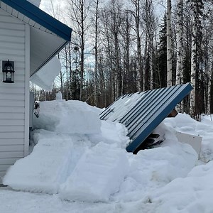 Not one, but two roof avalanches caught on home security camera in Willow