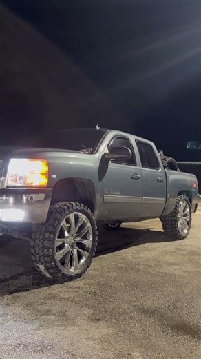 2012 Chevy Silverado 1500 getting 7.5 rough country lift
