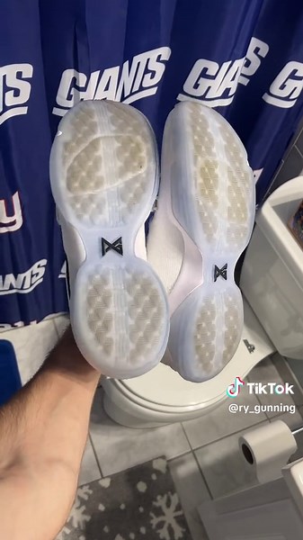 8 years old and still perfect #nike #nostalgia #white #trend #transformation